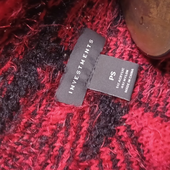 Investments red black soft fuzzy sweater cardigan size SP - Picture 4 of 4